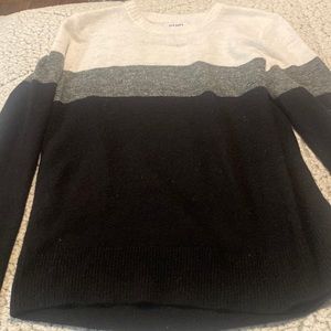 large black gray and white sweater from old navy
